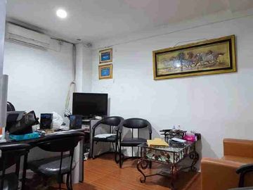 Ruko Siap Pakai 2 Lantai Dekat Stasiun Poncol di Hsanudin Semarang Utara