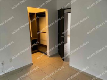LINDA CASA EN PRIVADA, FRACCIONAMIENTO PASEO ARBOLEDA FRENTE A LA FEMEXFUT, A 10 MINUTOS DEL PARQUE INDUSTRIAL TOLUCA, 2000