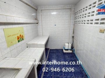 Three-story commercial building, 13.7 sq.wah, near Royal River Hotel, Soi Chao Phraya Siam, Soi Charansanitwong 66/1, Ratchawithi Road, Charansanitwon