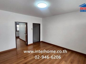 Three-story commercial building, 13.7 sq.wah, near Royal River Hotel, Soi Chao Phraya Siam, Soi Charansanitwong 66/1, Ratchawithi Road, Charansanitwon