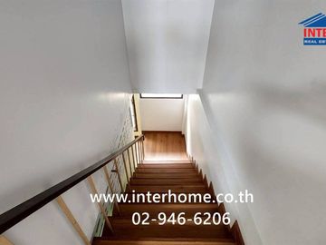 Three-story commercial building, 13.7 sq.wah, near Royal River Hotel, Soi Chao Phraya Siam, Soi Charansanitwong 66/1, Ratchawithi Road, Charansanitwon