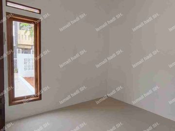 Rumah SHM Siaphuni dekat MTC di Margahayu Raya Buahbatu Bandung.