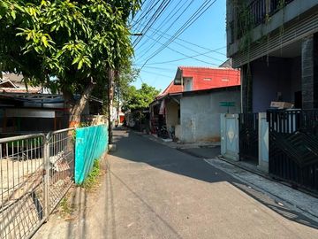 Dijual rumah lokasi strategis   diBintaro Jakarta Selatan.