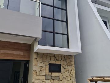 Rumah 2 Lantai Siap Huni di Duren Sawit Jakarta