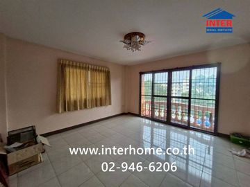 3.5-story commercial building, 35.1 sq.wah, Nonthaburi Housing Community, Soi Tiwanon-Pakkret 15, Tiwanon Road, Pakkret, Nonthaburi.
