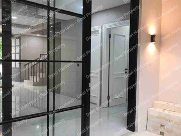 Dijual Rumah Cantik di Taman Singosari Lippo Karawaci