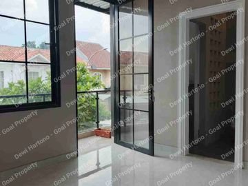Dijual Rumah Cantik di Taman Singosari Lippo Karawaci