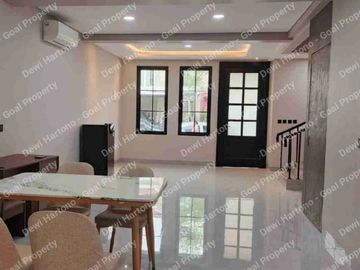 Dijual Rumah Cantik di Taman Singosari Lippo Karawaci