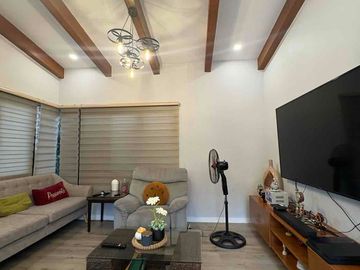 2Bedrooms with Loft 3 Car Garage Estefania Bacolod City