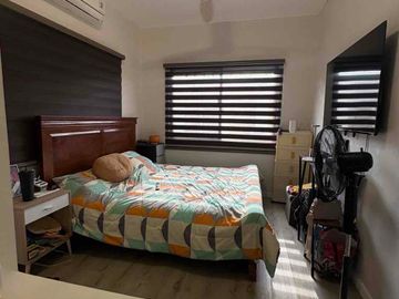 2Bedrooms with Loft 3 Car Garage Estefania Bacolod City