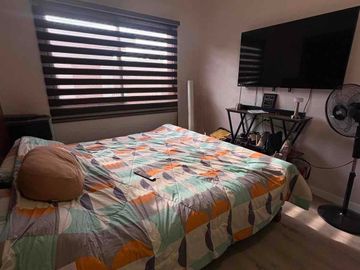 2Bedrooms with Loft 3 Car Garage Estefania Bacolod City