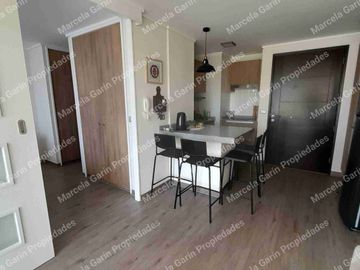 Arriendo departamento amoblado con estacionamiento en la Reina