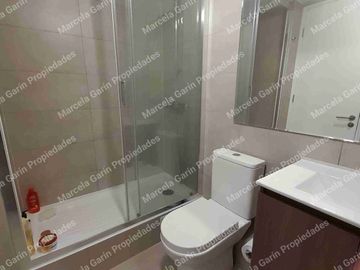 Arriendo departamento amoblado con estacionamiento en la Reina