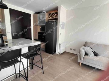 Arriendo departamento amoblado con estacionamiento en la Reina