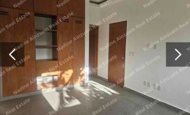 AMPLIA  CASA DE 3 NIVELES EN RENTA UBICADA EN RESIDENCIAL AQUA, 4 RECÁMARAS, ALBERCA PROPIA, SEGURIDAD 24 HORAS.