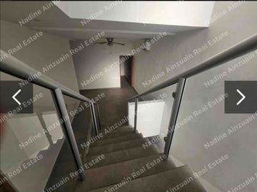 AMPLIA  CASA DE 3 NIVELES EN RENTA UBICADA EN RESIDENCIAL AQUA, 4 RECÁMARAS, ALBERCA PROPIA, SEGURIDAD 24 HORAS.