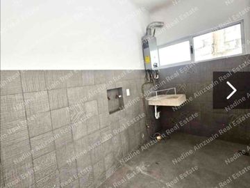 AMPLIA  CASA DE 3 NIVELES EN RENTA UBICADA EN RESIDENCIAL AQUA, 4 RECÁMARAS, ALBERCA PROPIA, SEGURIDAD 24 HORAS.