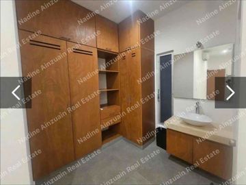 AMPLIA  CASA DE 3 NIVELES EN RENTA UBICADA EN RESIDENCIAL AQUA, 4 RECÁMARAS, ALBERCA PROPIA, SEGURIDAD 24 HORAS.