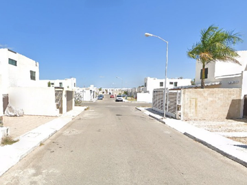 CASA EN VENTA EN FRACCIONAMIENTO LAS AMÉRICAS 2, MÉRDIA, YUC.
