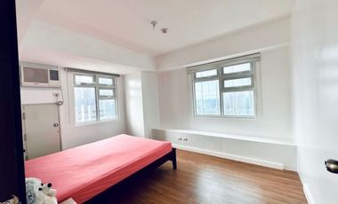 Good Deal High Floor Corner 1BR Unit With Parking in Makati | KROMA TOWER