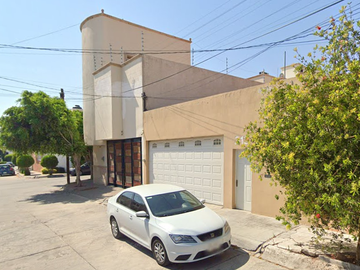 INCREIBLE CASA EN REMATE EN LOMAS 4ta SECC., SAN LUIS POTOSÍ, S.L.P.