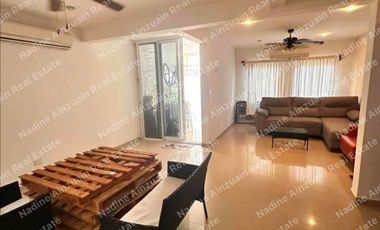 SE VENDE CASA DE 3 NIVELES  EN SM 43 ZONA CENTRO, 4 RECÁMARAS, CONDOMINIO CON ALBERCA Y ACCESO CONTROLADO.
