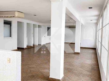 BODEGA INDUSTRIAL PREMIUM EN RENTA, LOMAS DE LA SELVA, CUERNAVACA, MORELOS. 
620 M² DE SUPERFICIE | $58,000 MXN + IVA MENSUALES