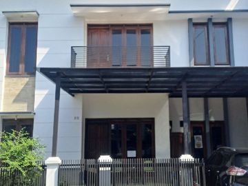 Rumah 2 Lantai Dalam Cluster Setrasari Sayap Pasuter Bandung