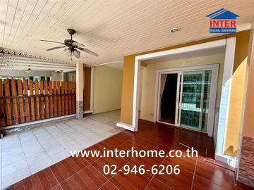 Two-story townhome, 18.1 sq.wah, The Connect 8 Bangna Village, Soi Mahachai, Bangna-Trat Road, Bang Phli, Samut Prakan.