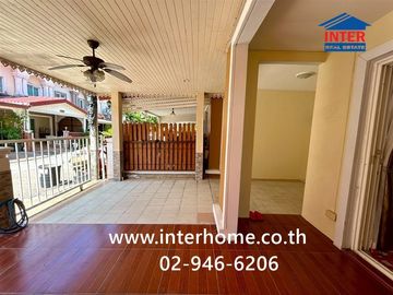 Two-story townhome, 18.1 sq.wah, The Connect 8 Bangna Village, Soi Mahachai, Bangna-Trat Road, Bang Phli, Samut Prakan.