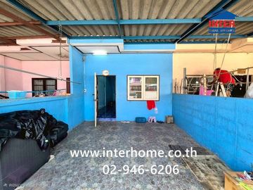 Two-story townhome, 16 sq.wa., Jutaphat Ladlumkaew Village, near Udomsap Market, on the main road, Soi Wat Bo Thong, Ladlumkaew-Pathum Thani Road, Lad