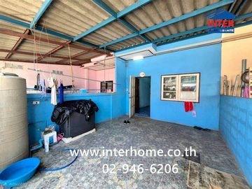 Two-story townhome, 16 sq.wa., Jutaphat Ladlumkaew Village, near Udomsap Market, on the main road, Soi Wat Bo Thong, Ladlumkaew-Pathum Thani Road, Lad