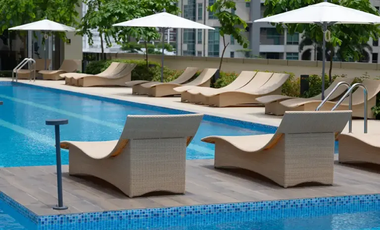 1 BR Condo BGC Mitsukoshi Mall