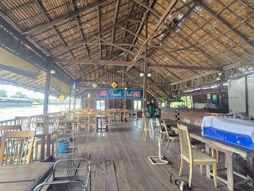 Urgent sale! Land with existing restaurant business, Suan Pa Sak, located on the Asian Highway, on the banks of the Pa Sak River.|93309