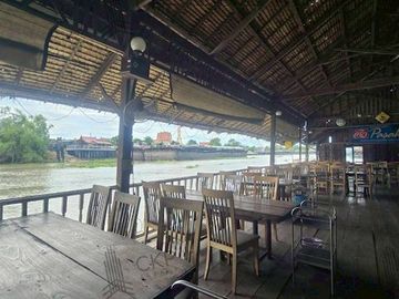 Urgent sale! Land with existing restaurant business, Suan Pa Sak, located on the Asian Highway, on the banks of the Pa Sak River.|93309
