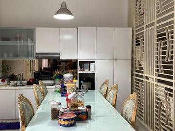 Rumah 3 lantai Kertajaya Indah Regency* Listrik 3500