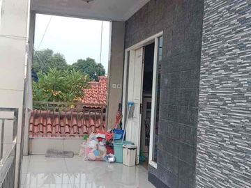 Dijual Rumah 3Lantai Di Griya Satwika Ciputat