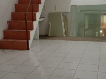 Rumah siap huni di Rungkut Mapan Tengah, Surabaya Selatan
