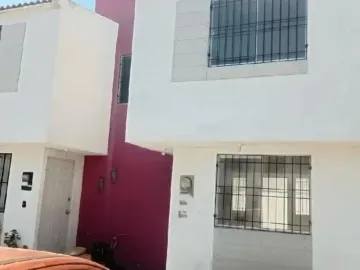 CASA EN VENTA EN PASEOS DE SAN MIGUEL QUERETARO