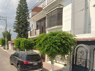MARQUES DE MIRAFLORES NO.117, MIRADOR DEL MARQUES, QUERETARO, QUERETARO. Bonita casa en venta, EXCELENTE OPORTUNIDAD de formar un patrimonio