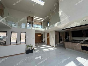 Casa en venta  en privada Sierra Azul, Pedregal, SLP. A estrenar!
