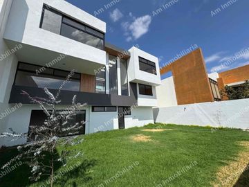 Casa en venta  en privada Sierra Azul, Pedregal, SLP. A estrenar!