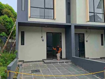 Dijual Rumah baru di Park Residence, 5x13, 2 lt, 3 kt, 3 km, hdp utara