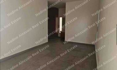 SE VENDE CASA DE  3 NIVELES 4 RECÁMARAS, ALBERCA PRIVADA. UBICADA EN RESIDENCIAL AQUA BY  CUMBRES CANCÚN. AMENIDADES, 2 CASAS CLUB, SEGURIDAD 24 HORAS.