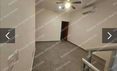 SE VENDE CASA DE  3 NIVELES 4 RECÁMARAS, ALBERCA PRIVADA. UBICADA EN RESIDENCIAL AQUA BY  CUMBRES CANCÚN. AMENIDADES, 2 CASAS CLUB, SEGURIDAD 24 HORAS.