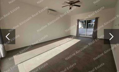 SE VENDE CASA DE  3 NIVELES 4 RECÁMARAS, ALBERCA PRIVADA. UBICADA EN RESIDENCIAL AQUA BY  CUMBRES CANCÚN. AMENIDADES, 2 CASAS CLUB, SEGURIDAD 24 HORAS.