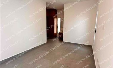 SE VENDE CASA DE  3 NIVELES 4 RECÁMARAS, ALBERCA PRIVADA. UBICADA EN RESIDENCIAL AQUA BY  CUMBRES CANCÚN. AMENIDADES, 2 CASAS CLUB, SEGURIDAD 24 HORAS.