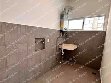 SE VENDE CASA DE  3 NIVELES 4 RECÁMARAS, ALBERCA PRIVADA. UBICADA EN RESIDENCIAL AQUA BY  CUMBRES CANCÚN. AMENIDADES, 2 CASAS CLUB, SEGURIDAD 24 HORAS.
