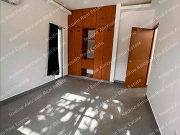 SE VENDE CASA DE  3 NIVELES 4 RECÁMARAS, ALBERCA PRIVADA. UBICADA EN RESIDENCIAL AQUA BY  CUMBRES CANCÚN. AMENIDADES, 2 CASAS CLUB, SEGURIDAD 24 HORAS.