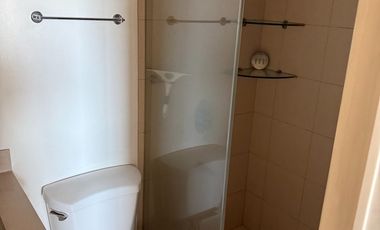 NICE FULLY FURNISHED 1 BEDROOM LOFT UNIT IN ONE ROCKWELL MAKATI